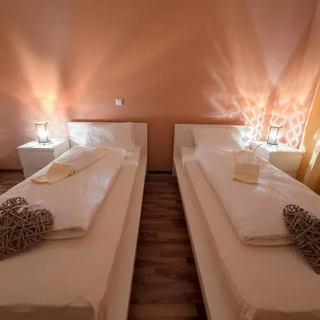 Sunrise With Balcony דירה